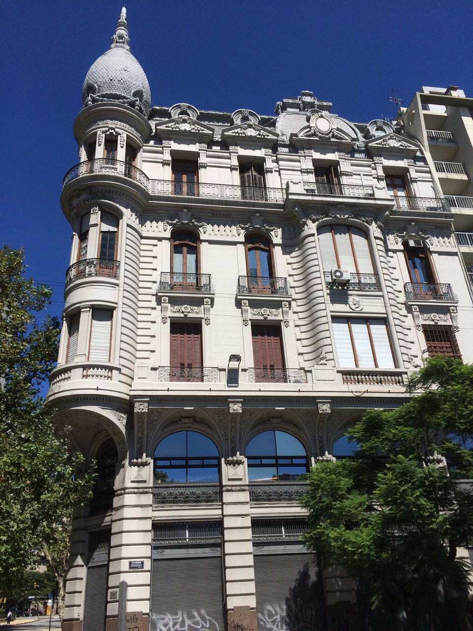 Montevideo: Architectural Delights