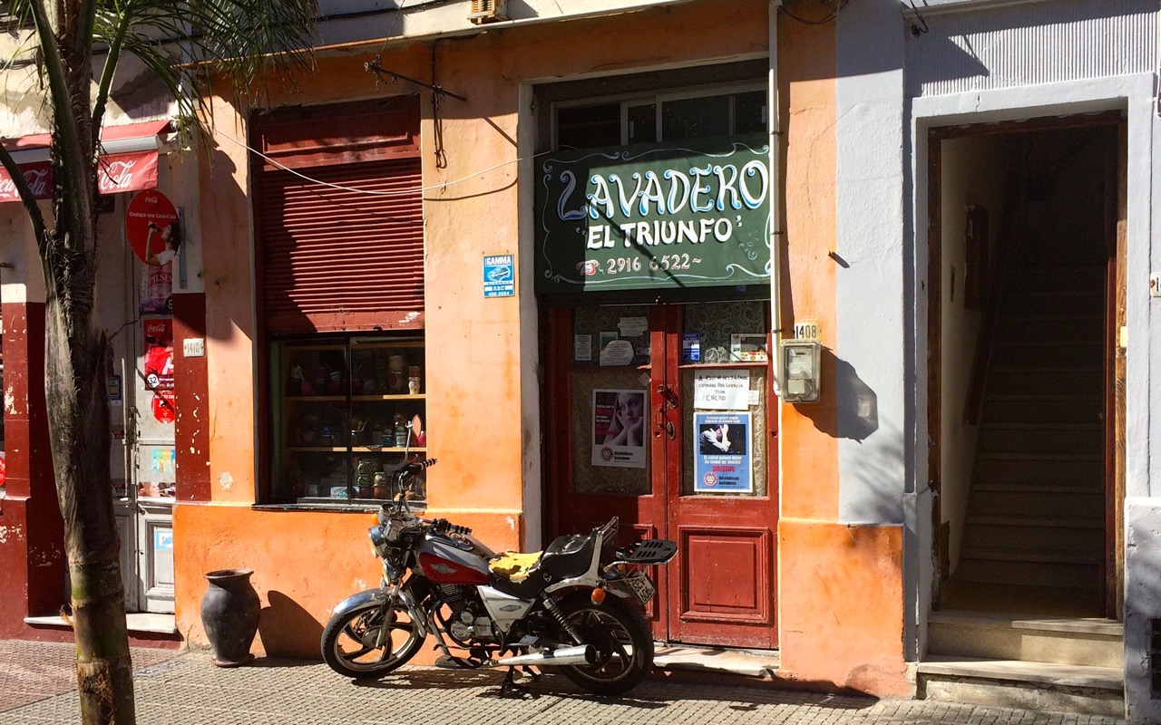 Typical lavadería in Ciudad Vieja