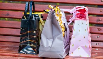 Gift Buying Guide For LongTerm Traveler