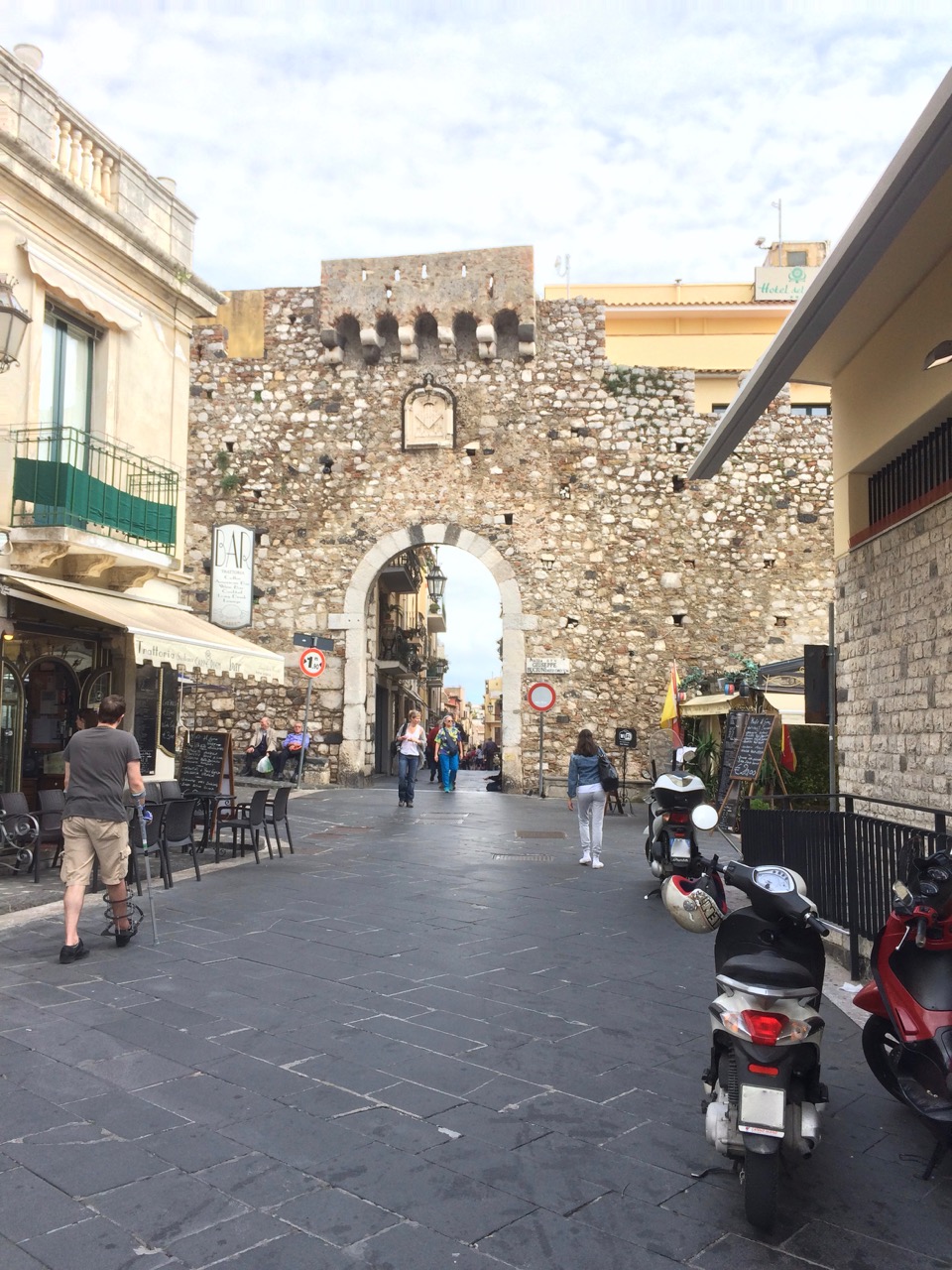 Porta Catania