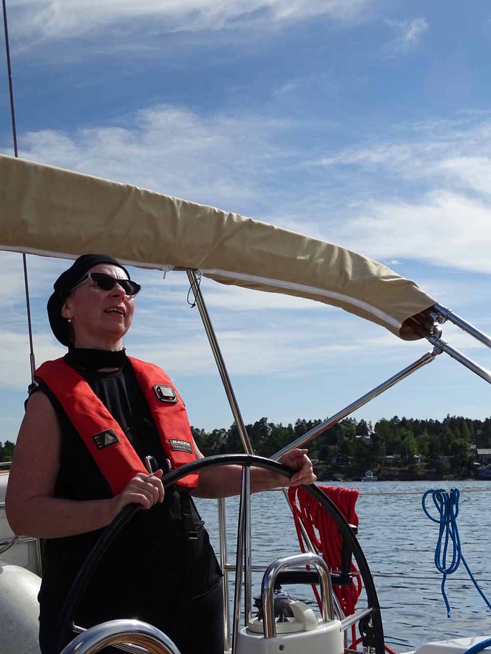 Sailing the archipelago